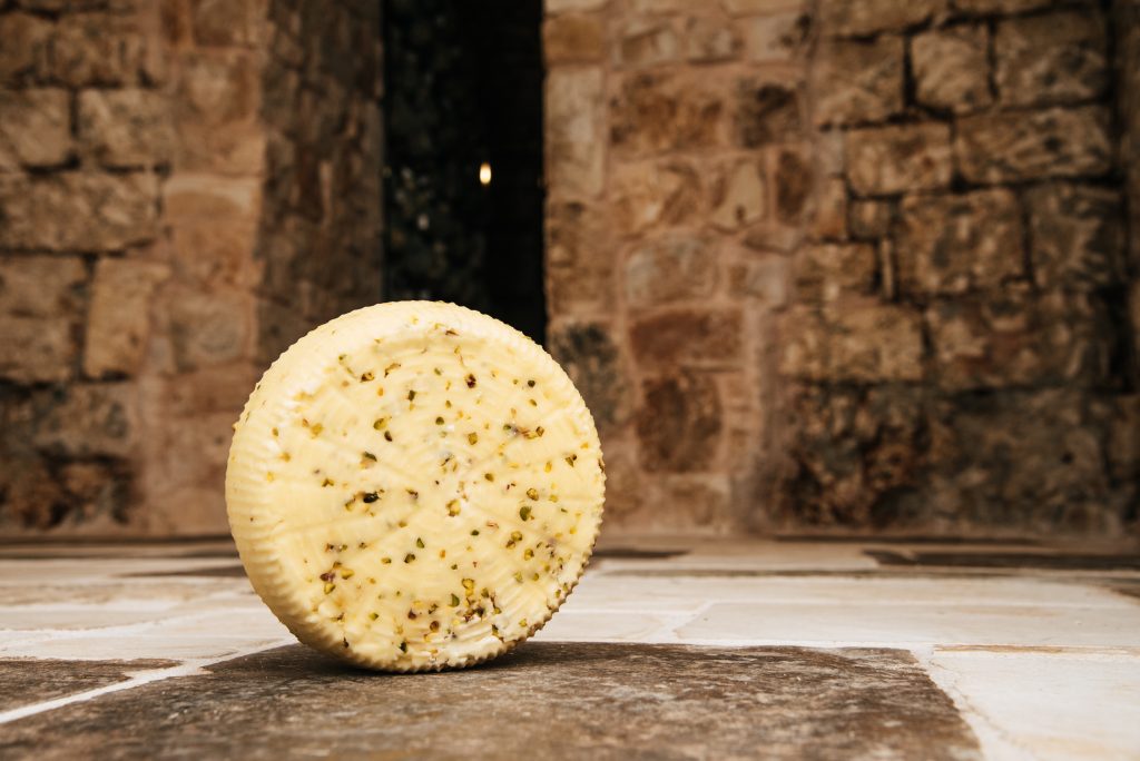 La Caciotta Stracchinata Pugliese del Caseificio La Valle: tradizione, gusto e creatività