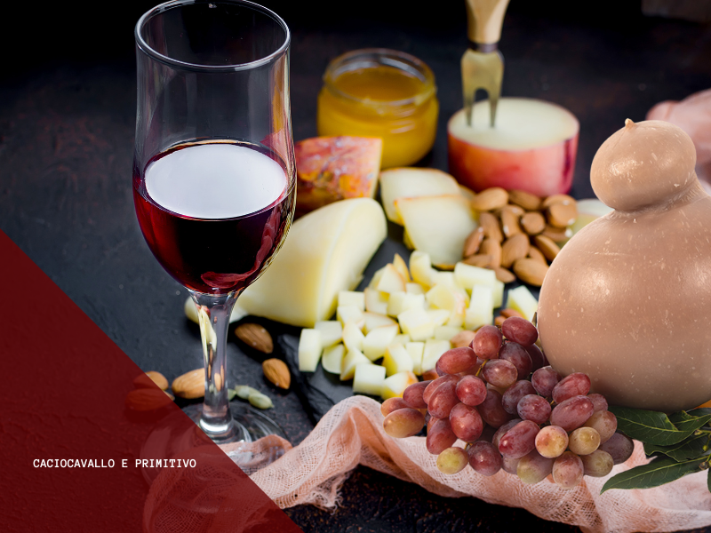 Il Caciocavallo al Vino Rosso Primitivo è una chicca tutta pugliese, un incontro armonioso tra due simboli del territorio: il formaggio artigianale e il vino iconico.